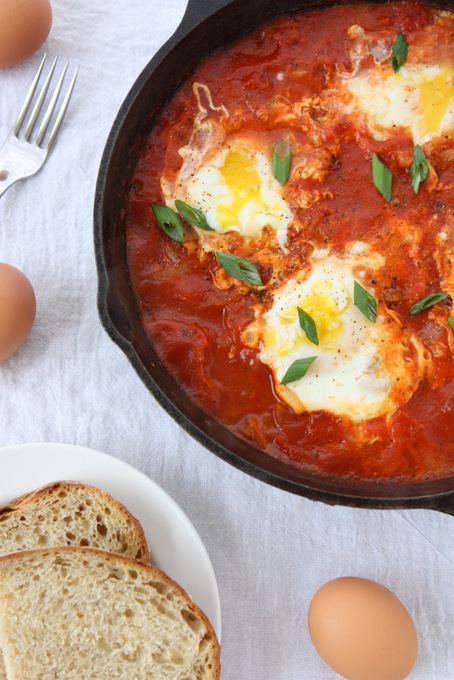 Eggs Poached in Tomato Sauce | thekitchenpaper.com