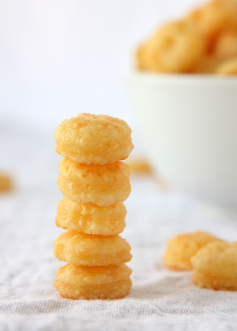 Gruyere Cheese Crackers | thekitchenpaper.com