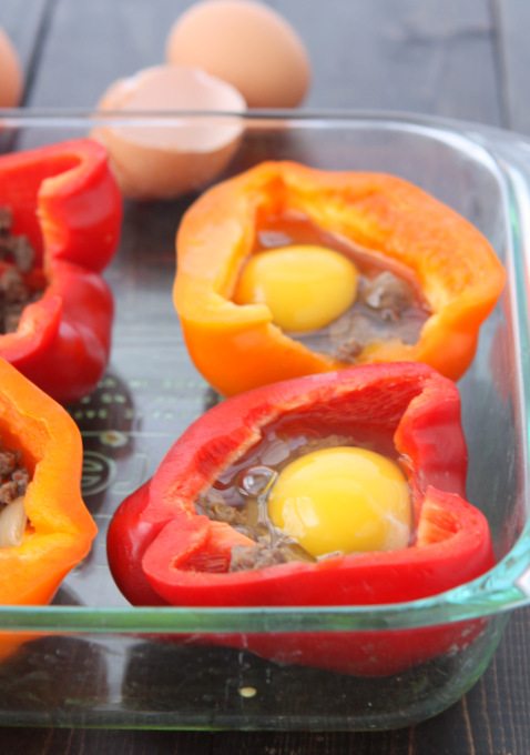 Sausage & Egg Stuffed Peppers | thekitchenpaper.com