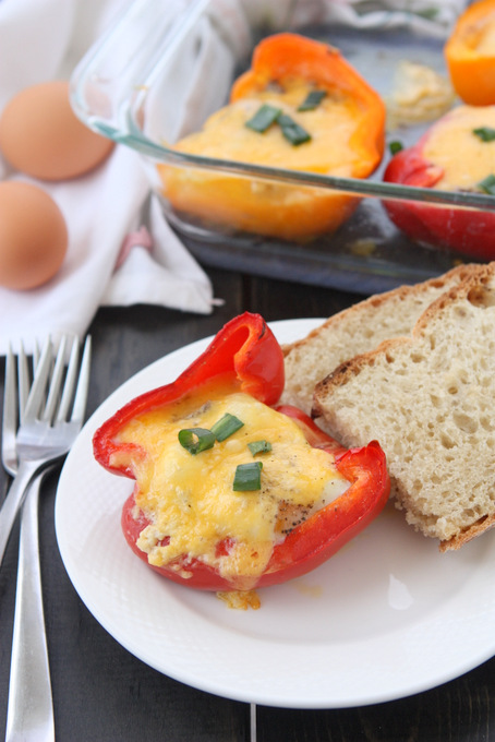 Sausage & Egg Stuffed Peppers | thekitchenpaper.com