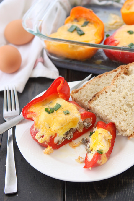 Sausage & Egg Stuffed Peppers | thekitchenpaper.com