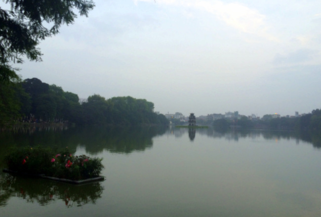 Hoan Kiem Lake at Sunrise, Hanoi | thekitchenpaper.com