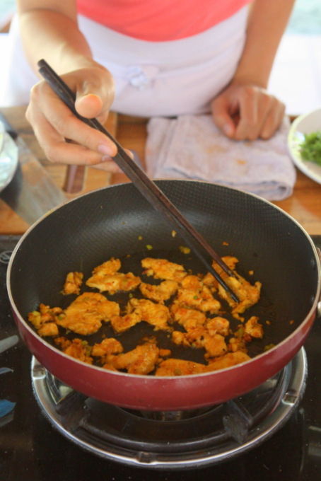 Gỏi Ngũ Sắc: Green Mango and Papaya Salad | thekitchenpaper.com