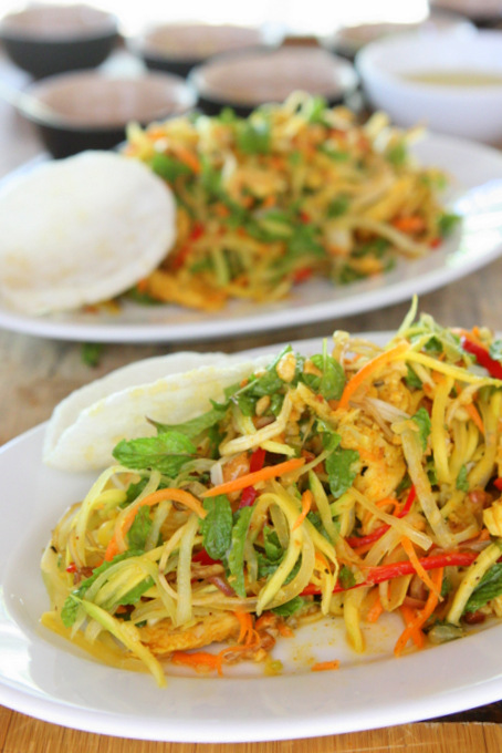 Gỏi Ngũ Sắc: Green Mango and Papaya Salad | thekitchenpaper.com