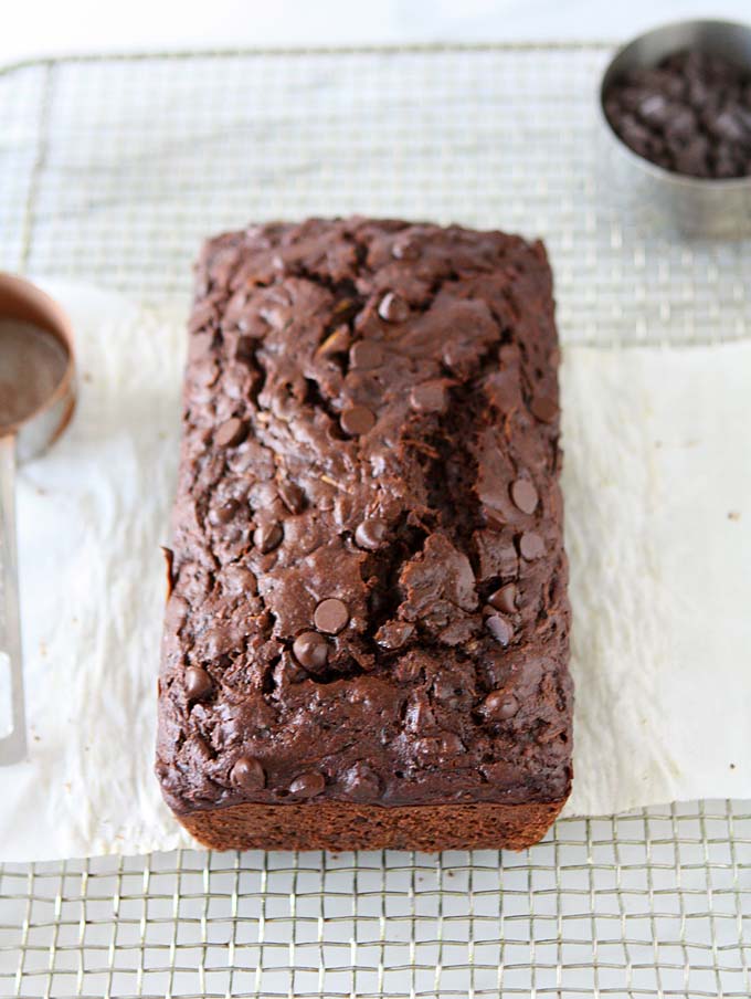 Whole Wheat Chocolate Zucchini Bread | thekitchenpaper.com