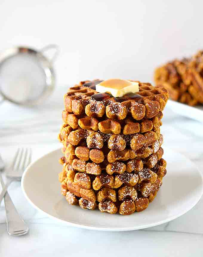 Whole Wheat Pumpkin Spice Waffles | thekitchenpaper.com