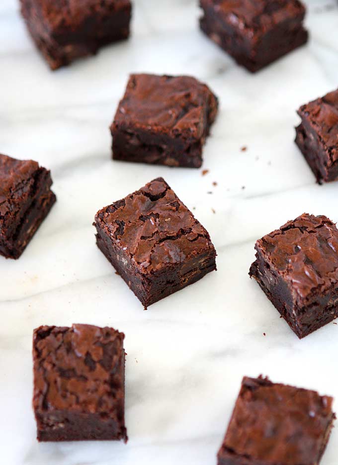 Dark Chocolate Chunk Brownies | thekitchenpaper.com