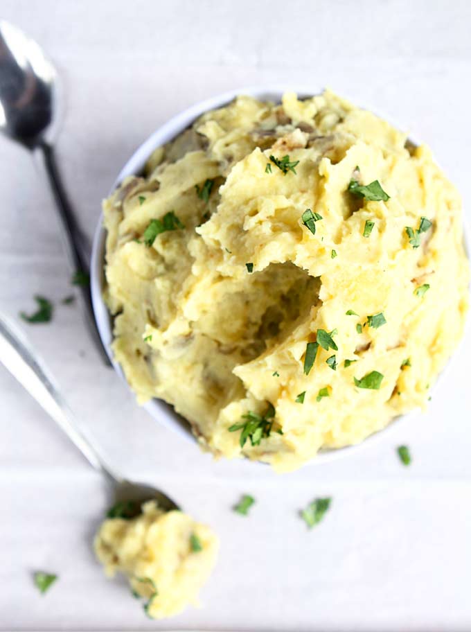 Brown Butter Mascarpone Mashed Potatoes | thekitchenpaper.com