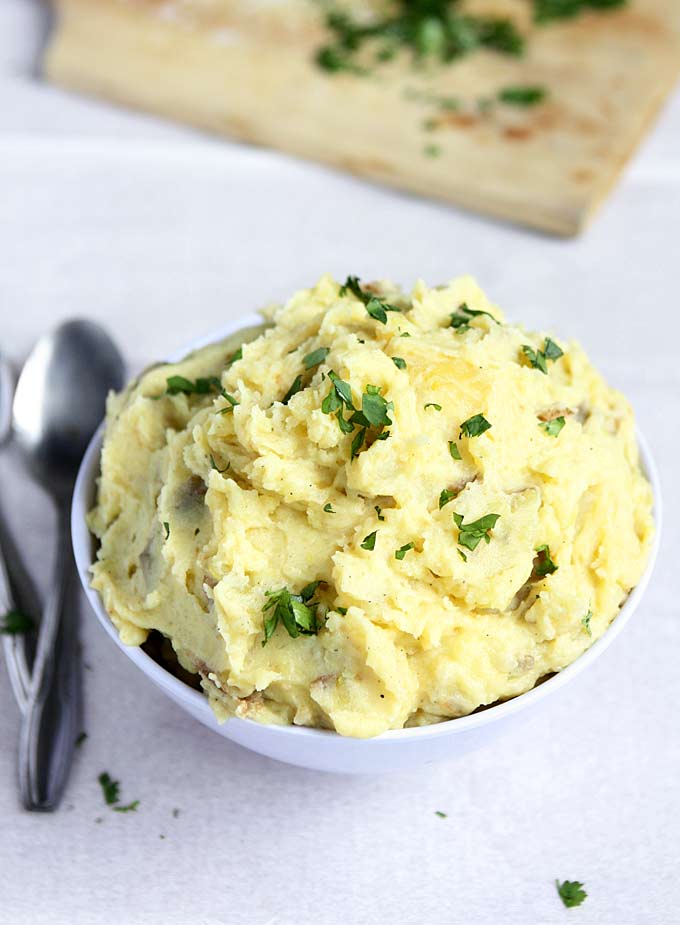 Brown Butter Mascarpone Mashed Potatoes | thekitchenpaper.com