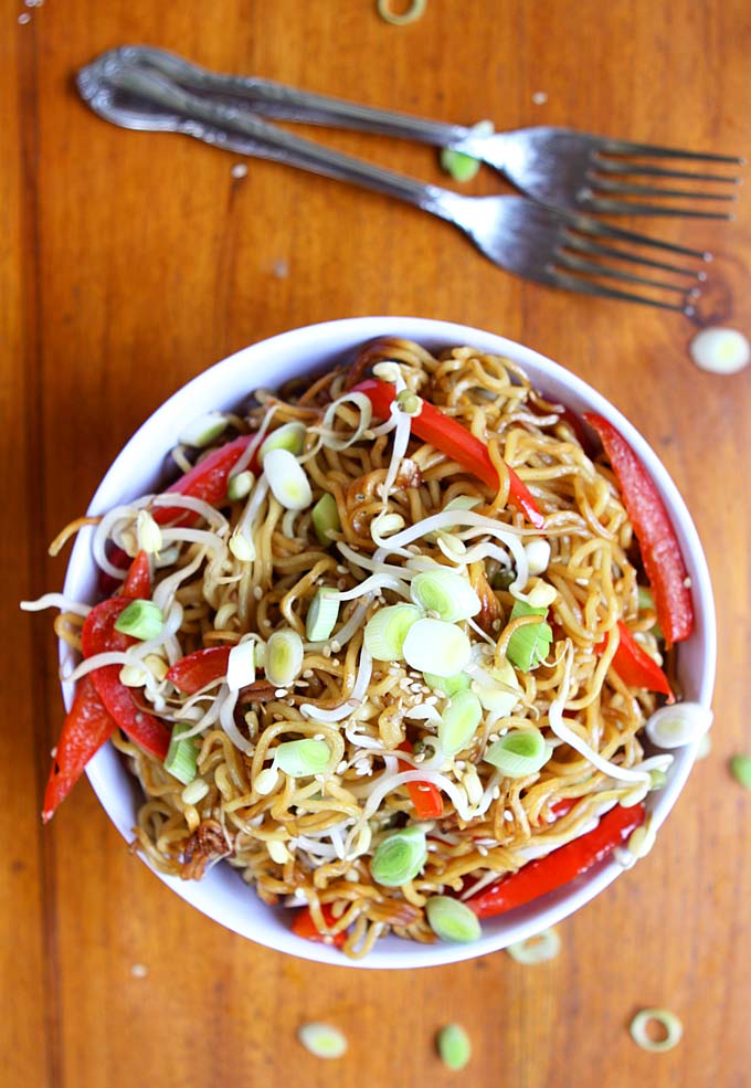 Garlic Sesame Crispy Pan Fried Noodles | thekitchenpaper.com