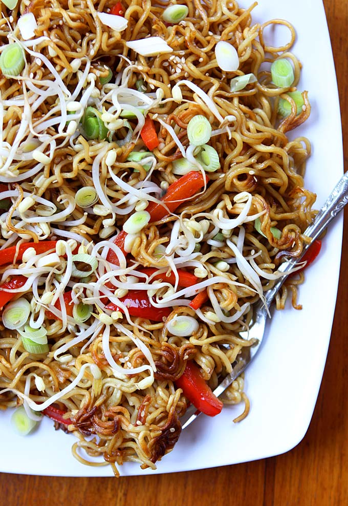 Garlic Sesame Crispy Pan Fried Noodles | thekitchenpaper.com