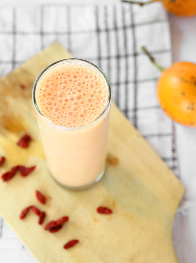 Goji Berry Passionfruit Smoothie | thekitchenpaper.com