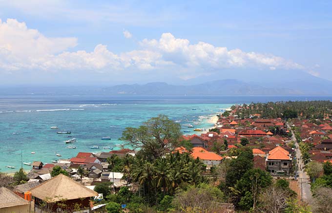 Nusa Lembongan via thekitchenpaper.com