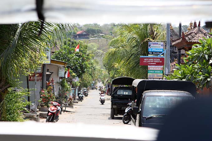 Nusa Lembongan via thekitchenpaper.com