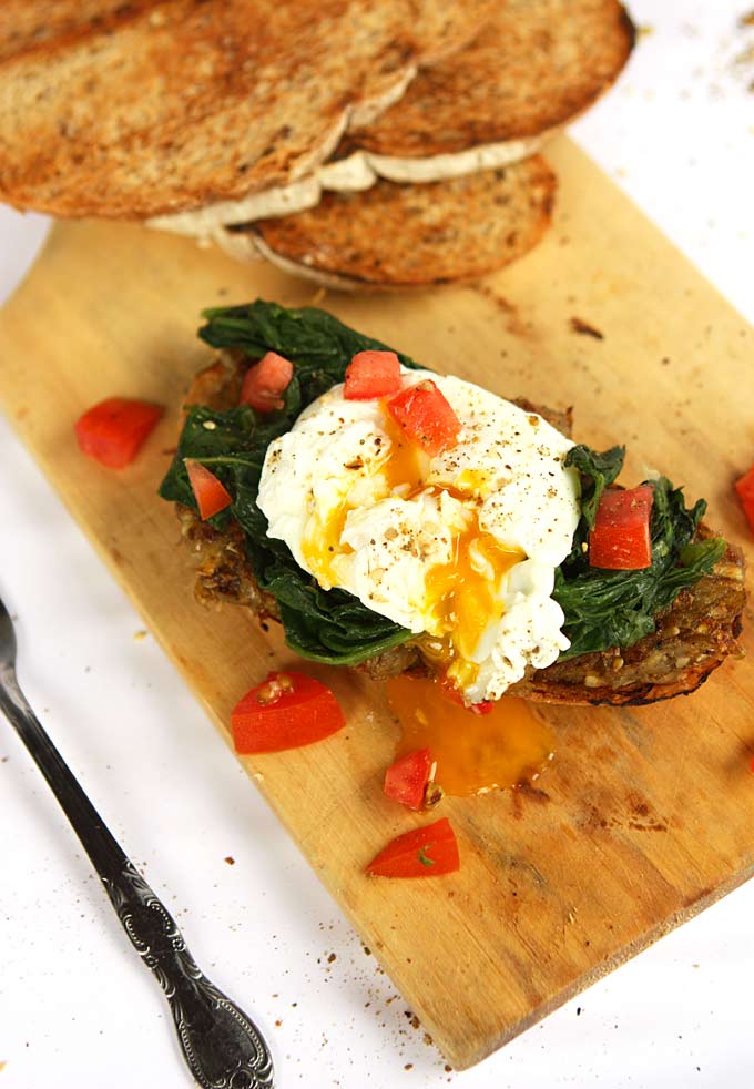 Dukkah Potato & Spinach Toast with Poached Eggs | thekitchenpaper.com