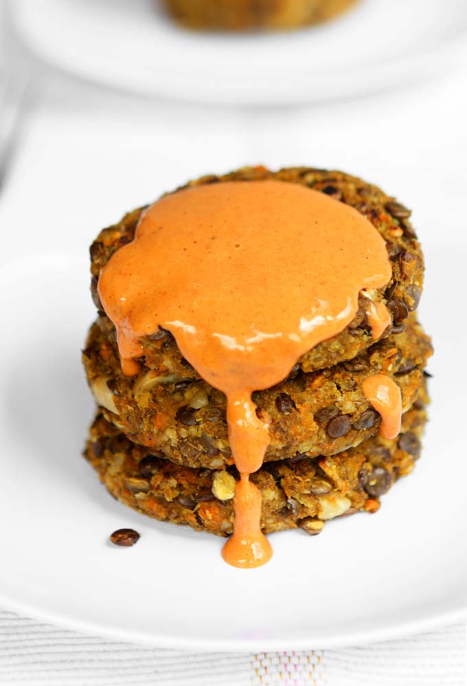 Lemongrass Lentil Cakes with Goji Tahini Sauce | thekitchenpaper.com