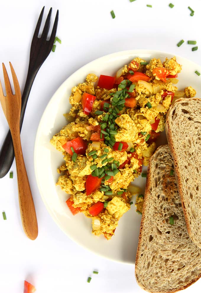 Curry Tofu Breakfast Scramble | thekitchenpaper.com