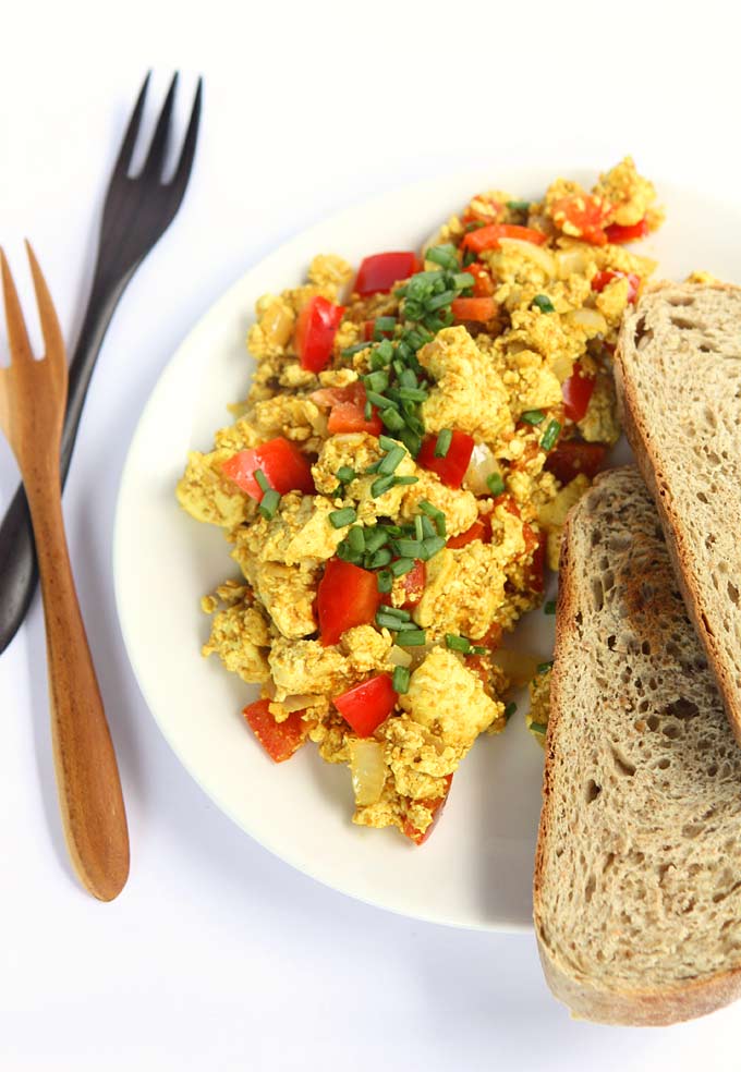 Curry Tofu Breakfast Scramble | thekitchenpaper.com