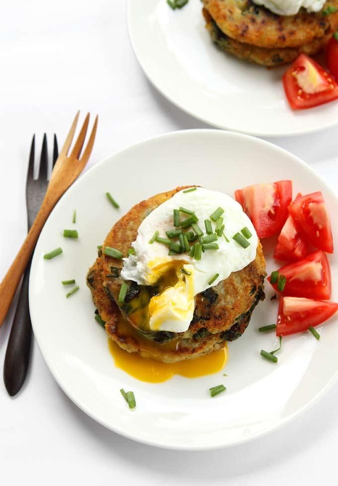 Garlic Spinach Potato Pancakes with Poached Eggs | thekitchenpaper.com