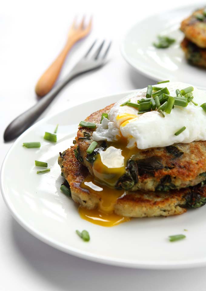 Garlic Spinach Potato Pancakes with Poached Eggs | thekitchenpaper.com