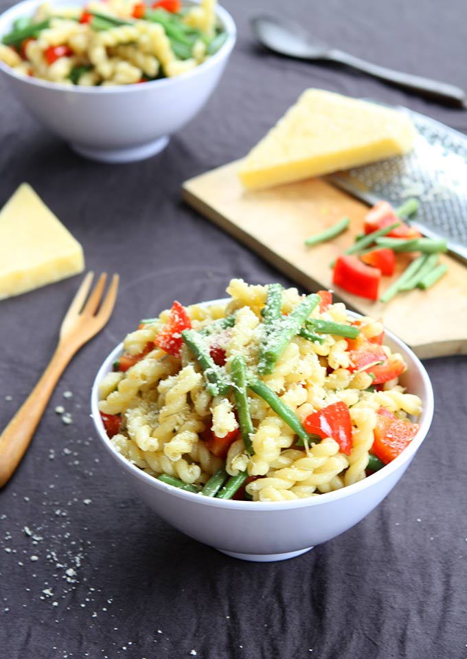 Rosemary Parmesan Vegetable Pasta | thekitchenpaper.com