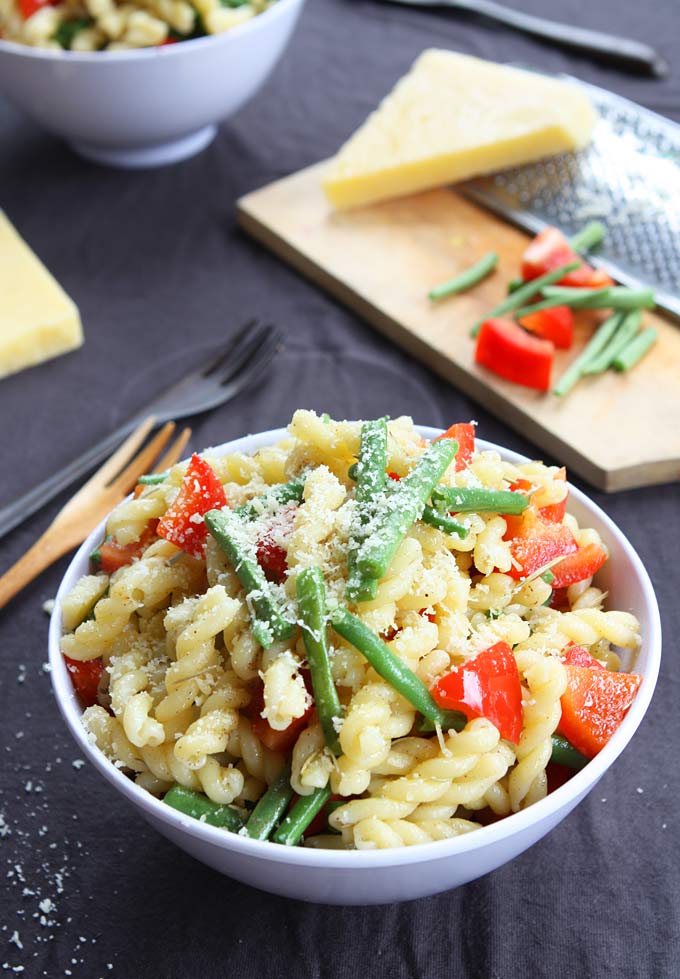 Rosemary Parmesan Vegetable Pasta | thekitchenpaper.com