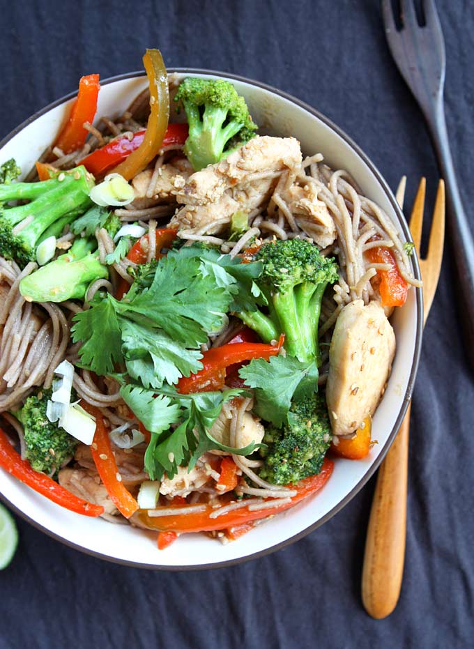 Sesame Chicken Soba Noodle Stir Fry | thekitchenpaper.com