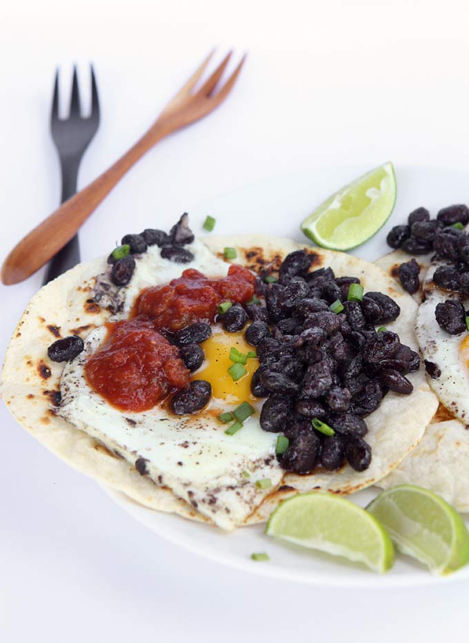 5 Minute Huevos Rancheros | thekitchenpaper.com