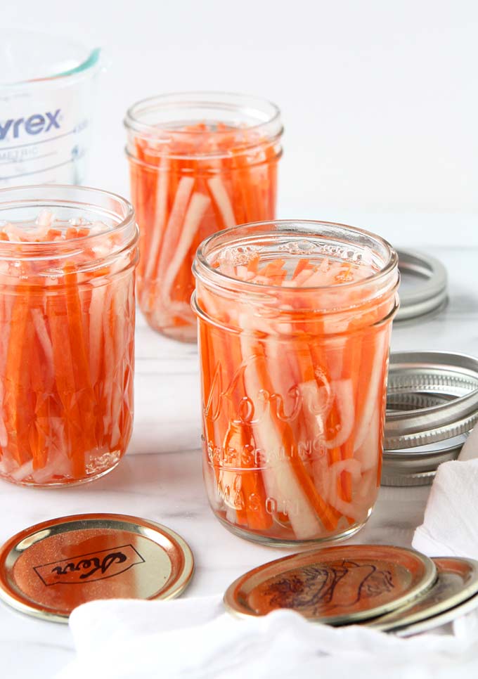 Pickled Carrot & Daikon {Đồ Chua} | thekitchenpaper.com