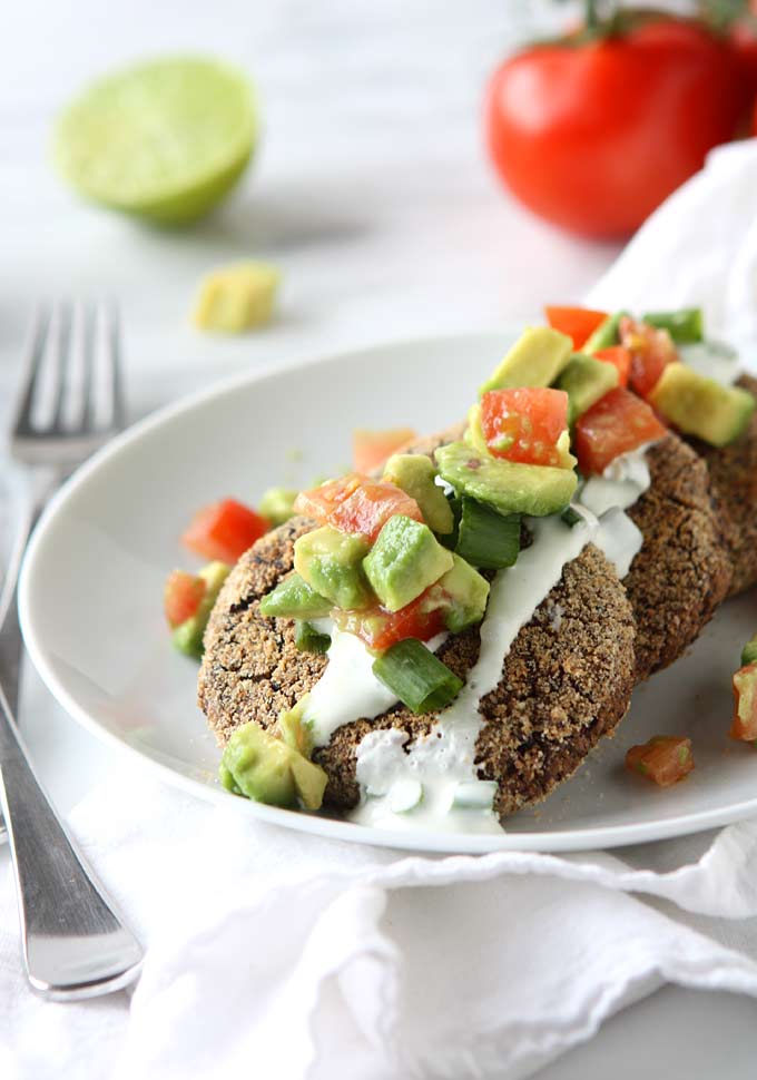 Simple Black Bean Cakes | thekitchenpaper.com