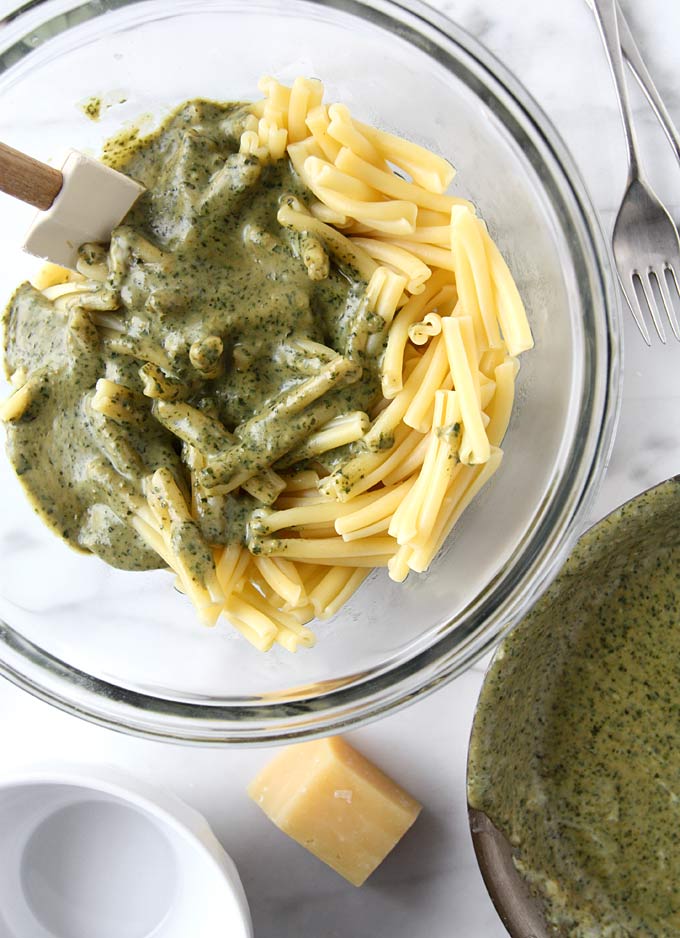 Creamy Pesto Pasta | thekitchenpaper.com