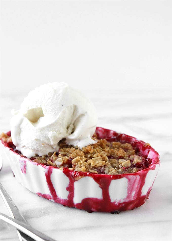 Raspberry Rhubarb Crisp | thekitchenpaper.co