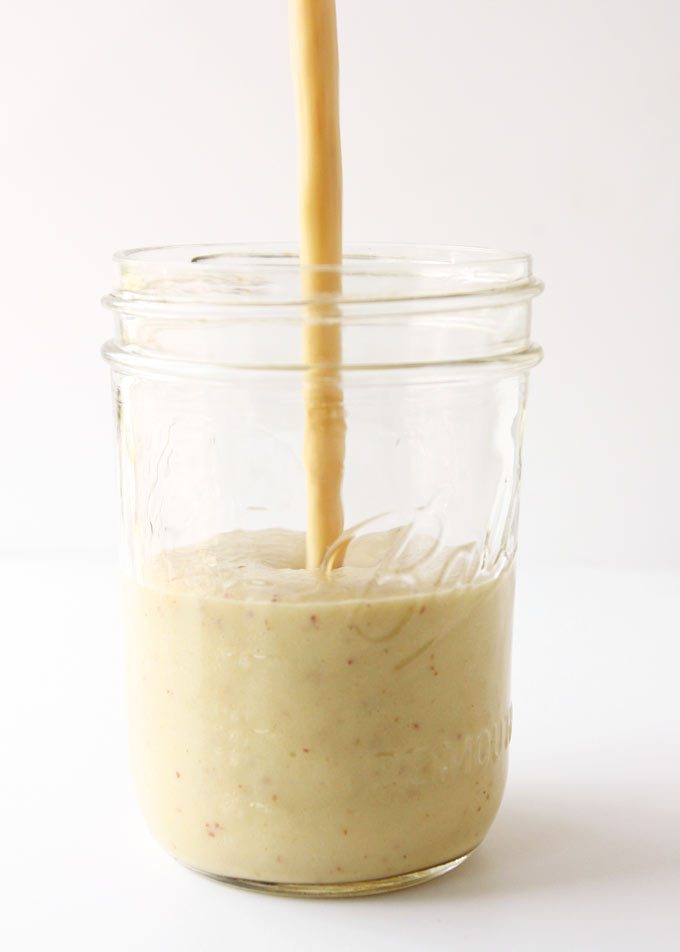 Apple Peanut Butter Smoothie | thekitchenpaper.com