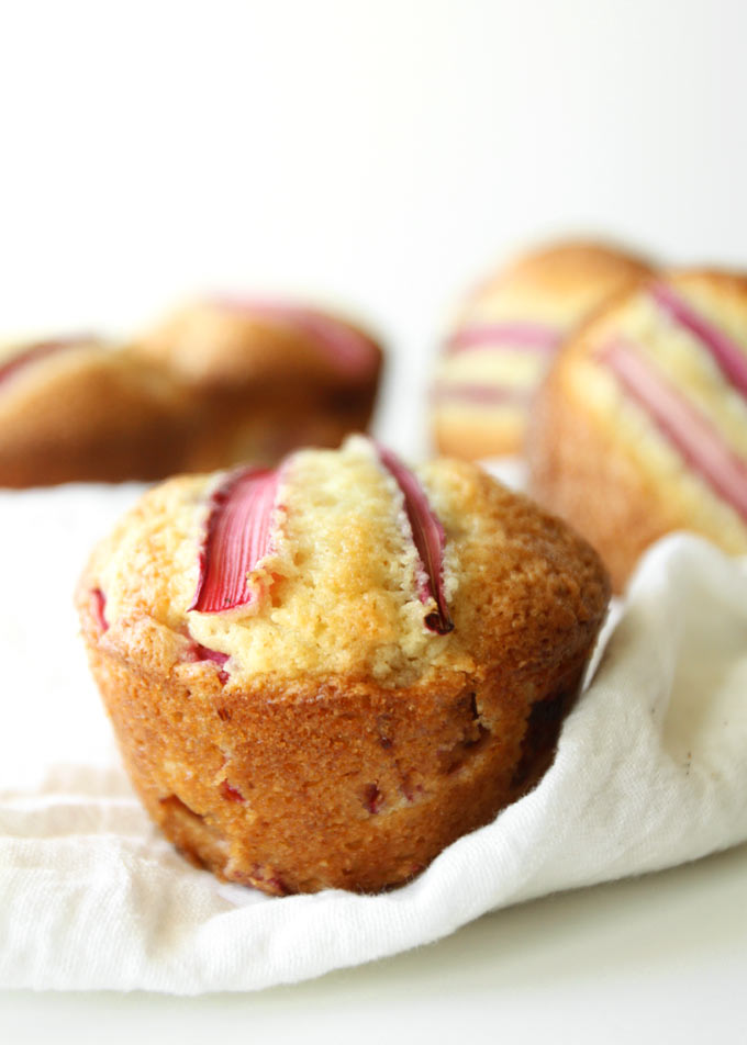 Brown Butter Rhubarb Muffins | thekitchenpaper.com