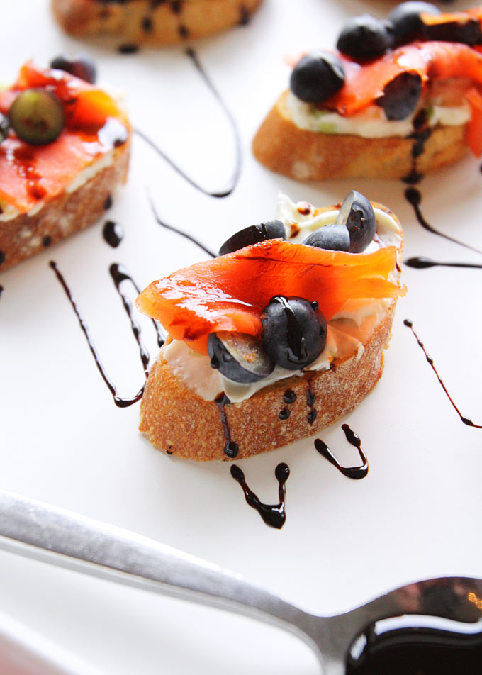 Smoked Salmon Blueberry Crostini | thekitchenpaper.com