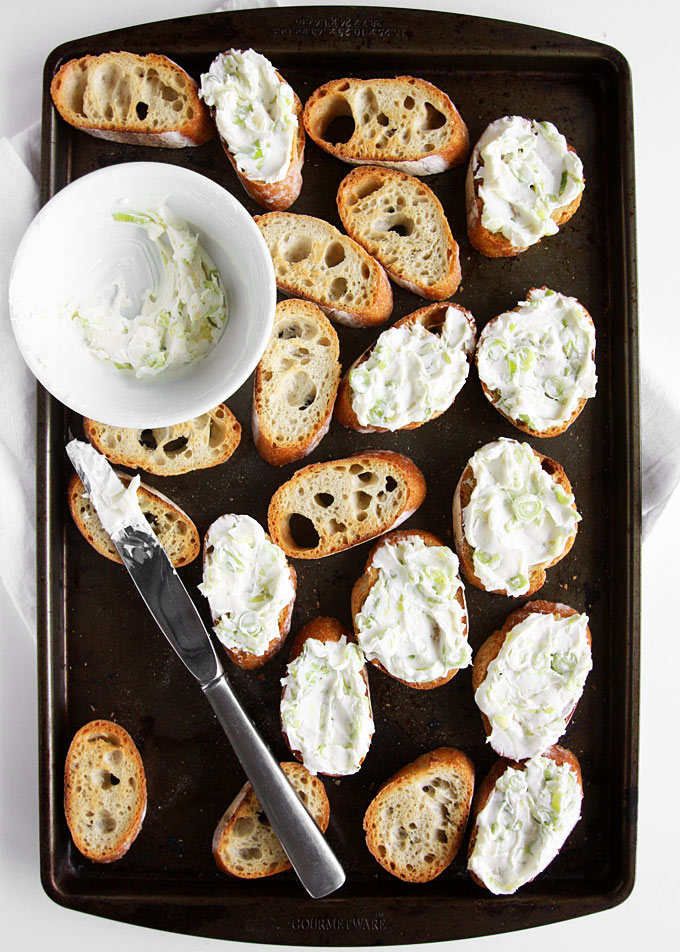 Smoked Salmon Blueberry Crostini | thekitchenpaper.com