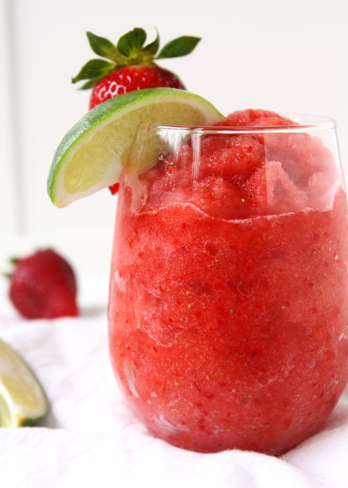 Strawberry Lime Coconut Water Slushie | thekitchenpaper.com