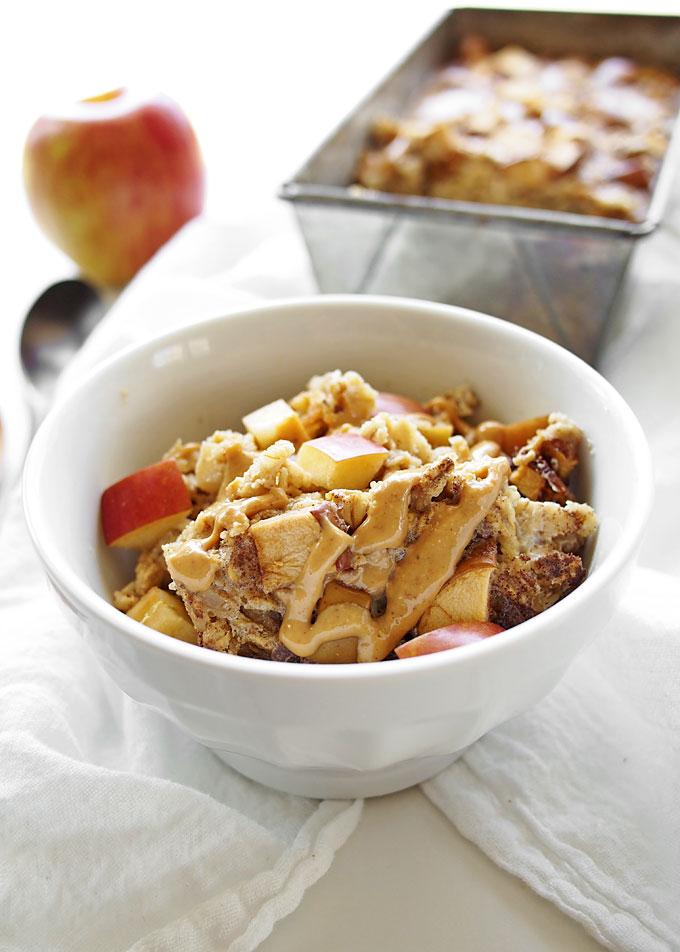 Apple Peanut Butter Baked Oatmeal | thekitchenpaper.com