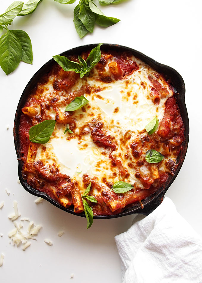 Bacon Tomato Basil Breakfast Pasta | thekitchenpaper.com