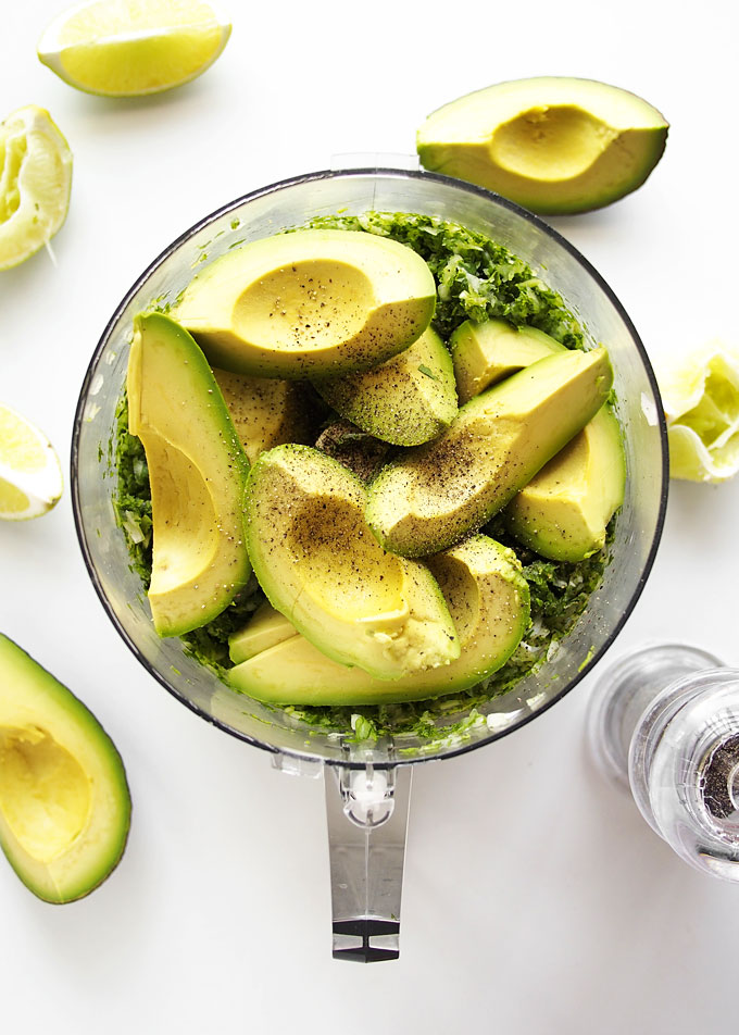 Kale Guacamole | thekitchenpaper.com