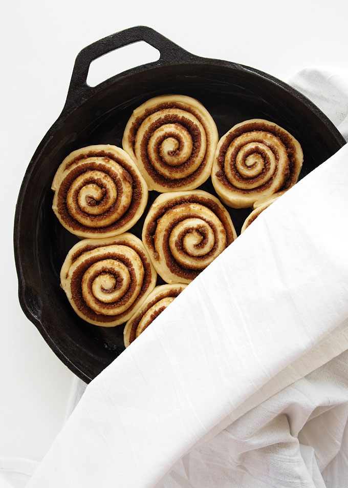 Maple Syrup Cinnamon Rolls | thekitchenpaper.com