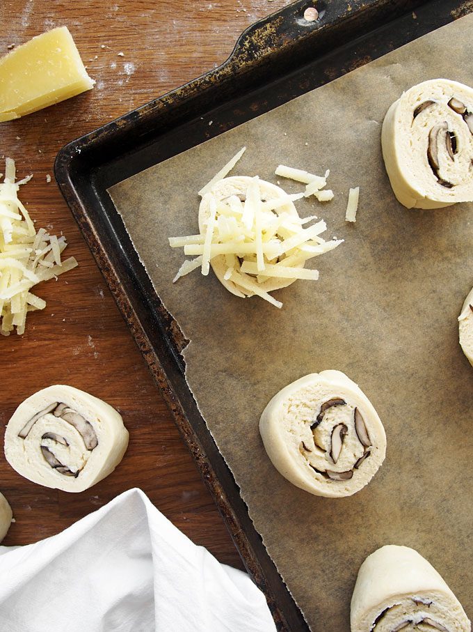 Mushroom & Manchego Buttermilk Biscuits | thekitchenpaper.com