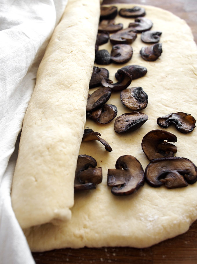 Mushroom & Manchego Buttermilk Biscuits | thekitchenpaper.com