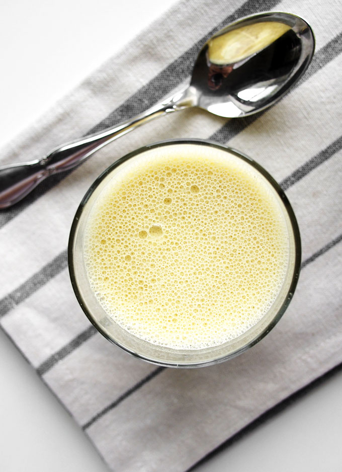 Maple Turmeric Cashew Milk Recipe | thekitchenpaper.com