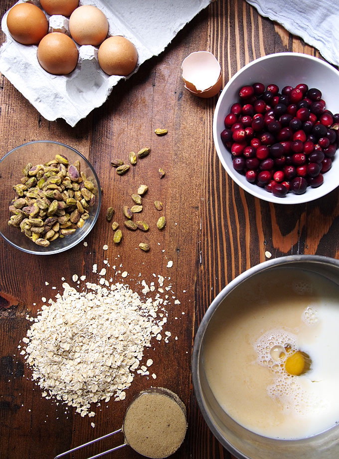 Cranberry Pistachio Baked Oatmeal | The Kitchen Paper