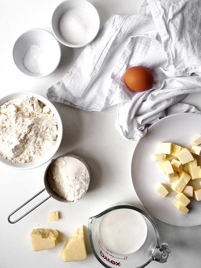 White Cheddar Buttermilk Biscuits Recipe | the kitchen paper