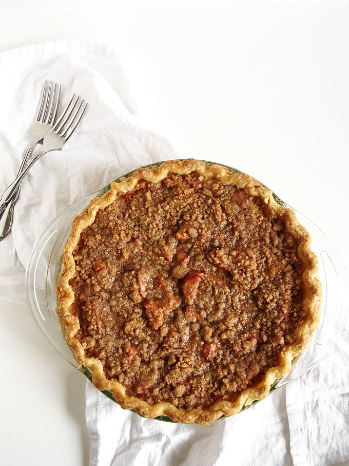 Rhubarb Sour Cream Crumble Pie | the kitchen paper