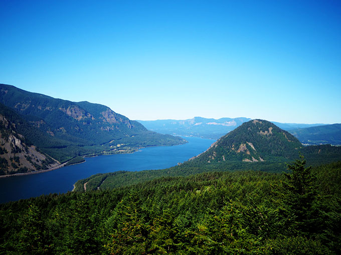 Dog Mountain Hike with Naked Juice | thekitchenpaper.com