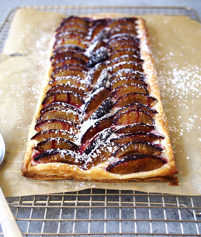 Cream Cheese Plum Tart | thekitchenpaper.com