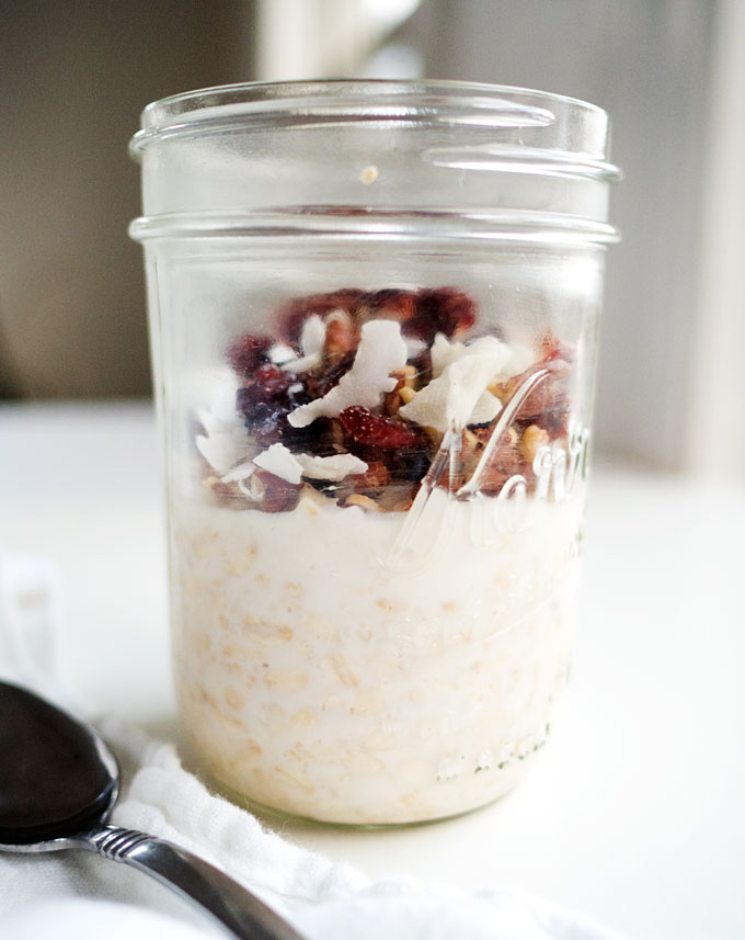 Coconut Cranberry Overnight Oats | thekitchenpaper.com